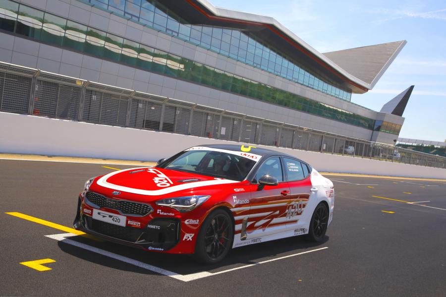  Kia Stinger GT420 (CK) 2019 года  (фото 35 из 49)